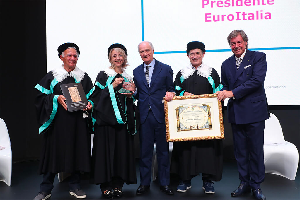 Mr. Giovanni Sgariboldi, EuroItalia’s founder, received the prestigious certificate of excellence from the University of Ferrara.